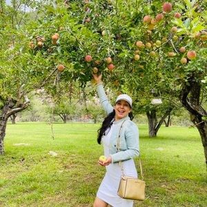 Meet your Posher, Elisa